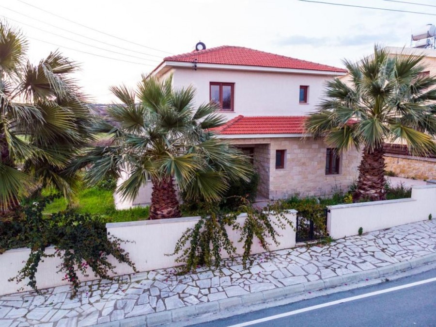 https://www.ktimatagora.com/media/property-images/136112-incomplete-houses-in-anogyra-limassol_full.jpg