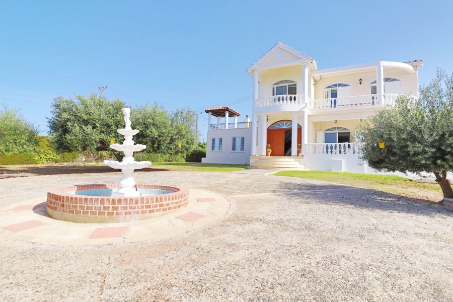 Sea Caves, Pafos Detached Villa For Sale SUN17430