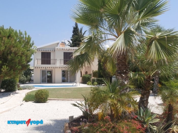 https://www.ktimatagora.com/media/property-images/61075-a-fabulous-seafront-three-bedroom-villa-in-coral-bay-is-for-sale_full.jpg