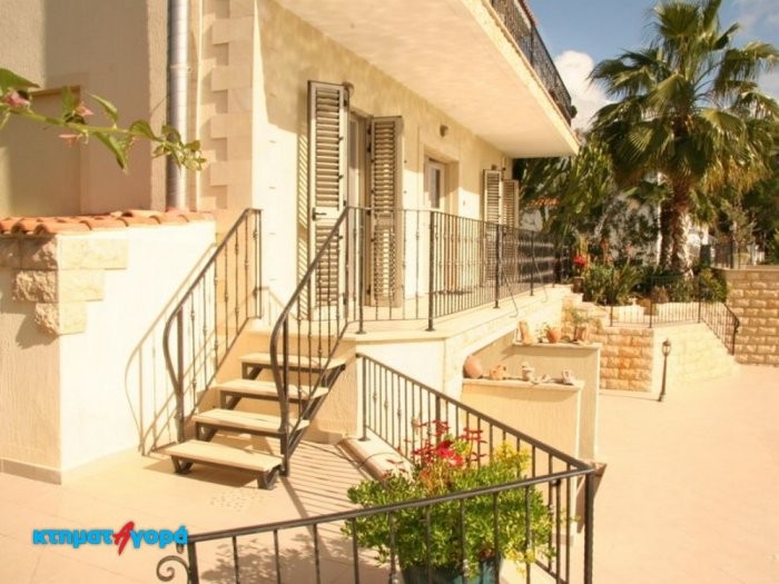https://www.ktimatagora.com/media/property-images/64530-an-elegant-three-bedroom-villa-is-for-sale-in-coral-bay_full.jpg