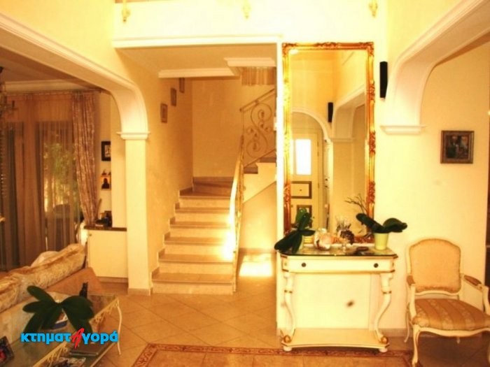 https://www.ktimatagora.com/media/property-images/64557-an-elegant-three-bedroom-villa-is-for-sale-in-coral-bay_full.jpg