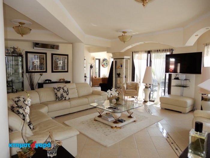 https://www.ktimatagora.com/media/property-images/66036-an-elite-four-bedroom-property-in-peyia-is-for-sale_full.jpg