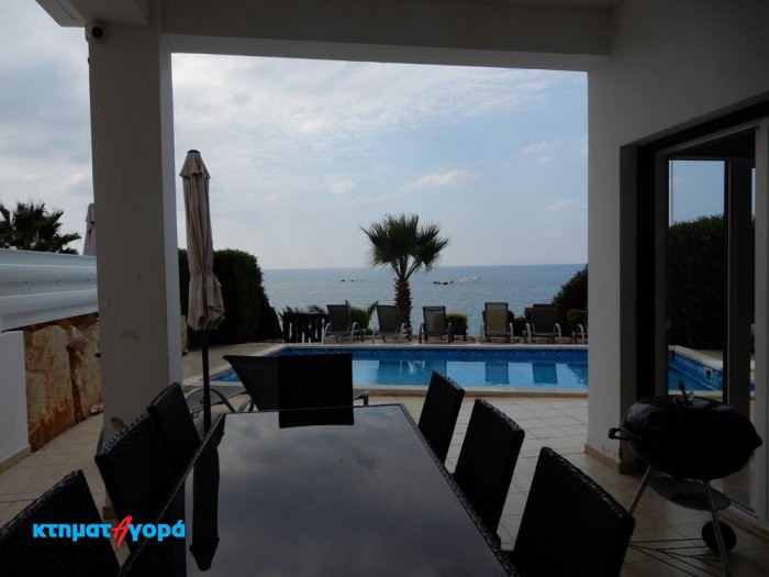https://www.ktimatagora.com/media/property-images/68528-a-sea-front-four-bedroom-villa-is-for-sale-in-coral-bay_full.jpg